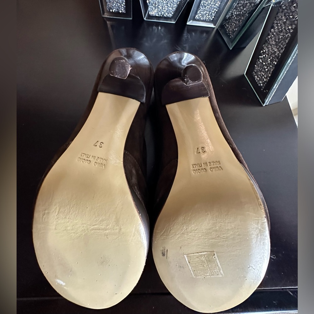 Yosh Collection Suede Rounded Toe Heels - Picture 9 of 11